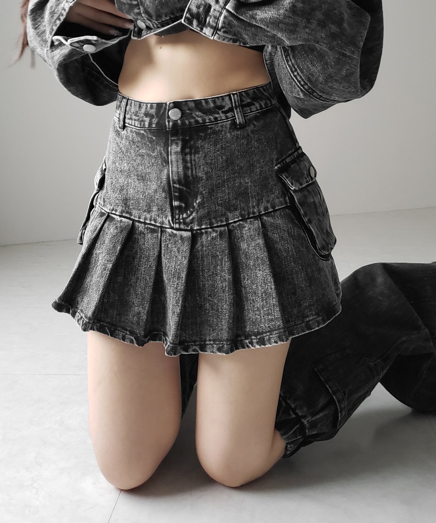 【 セットアップ着用可能 】ヴィンテージケミカルブリーチプリーツデニムミニスカート / vintage bleached pleated denim mini skirt