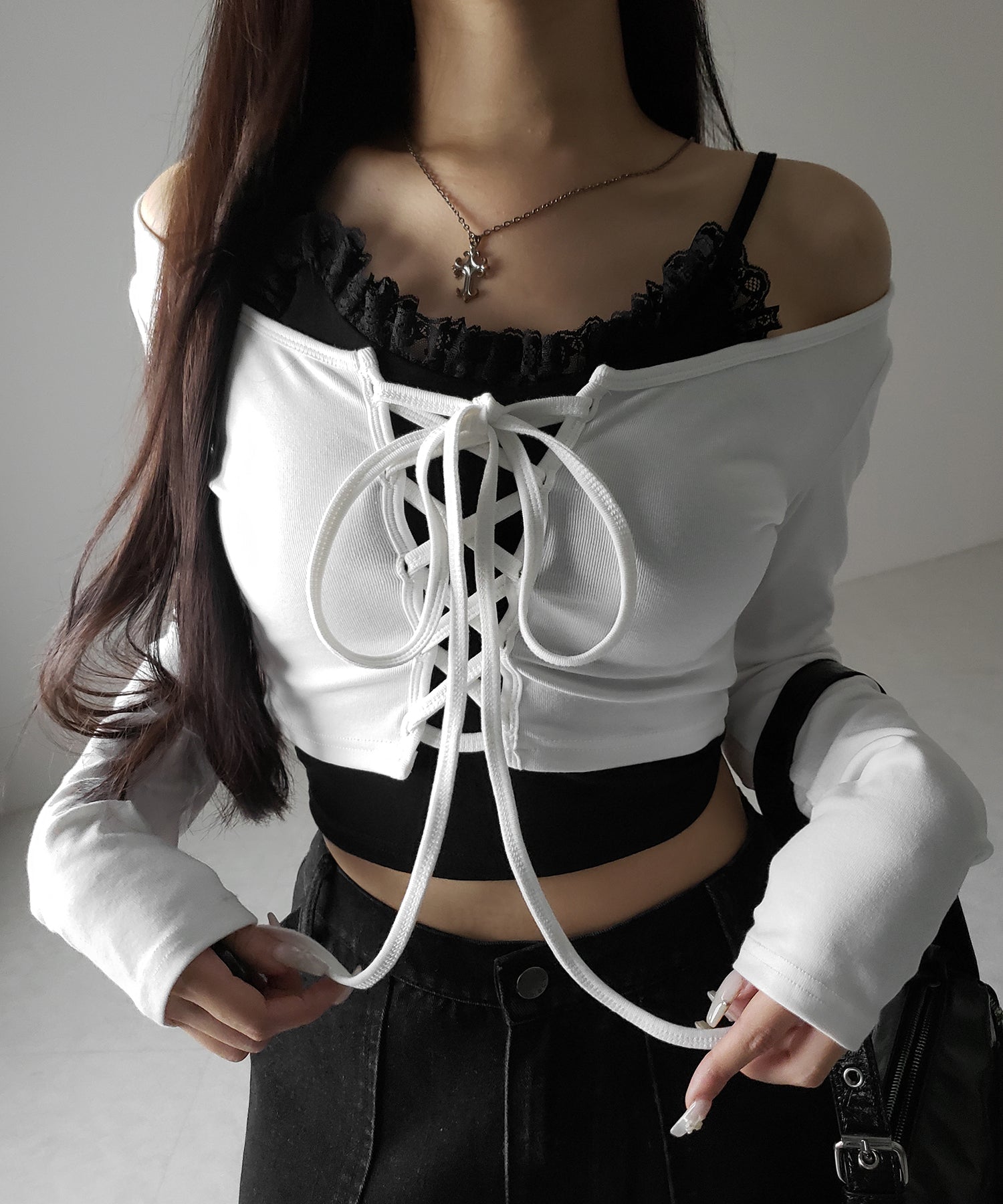 【 新色ピンクが追加!/2点セット 】レースアップリボンショートトップス + レースキャミ SET / lace up ribbon short tops + lace cami SET