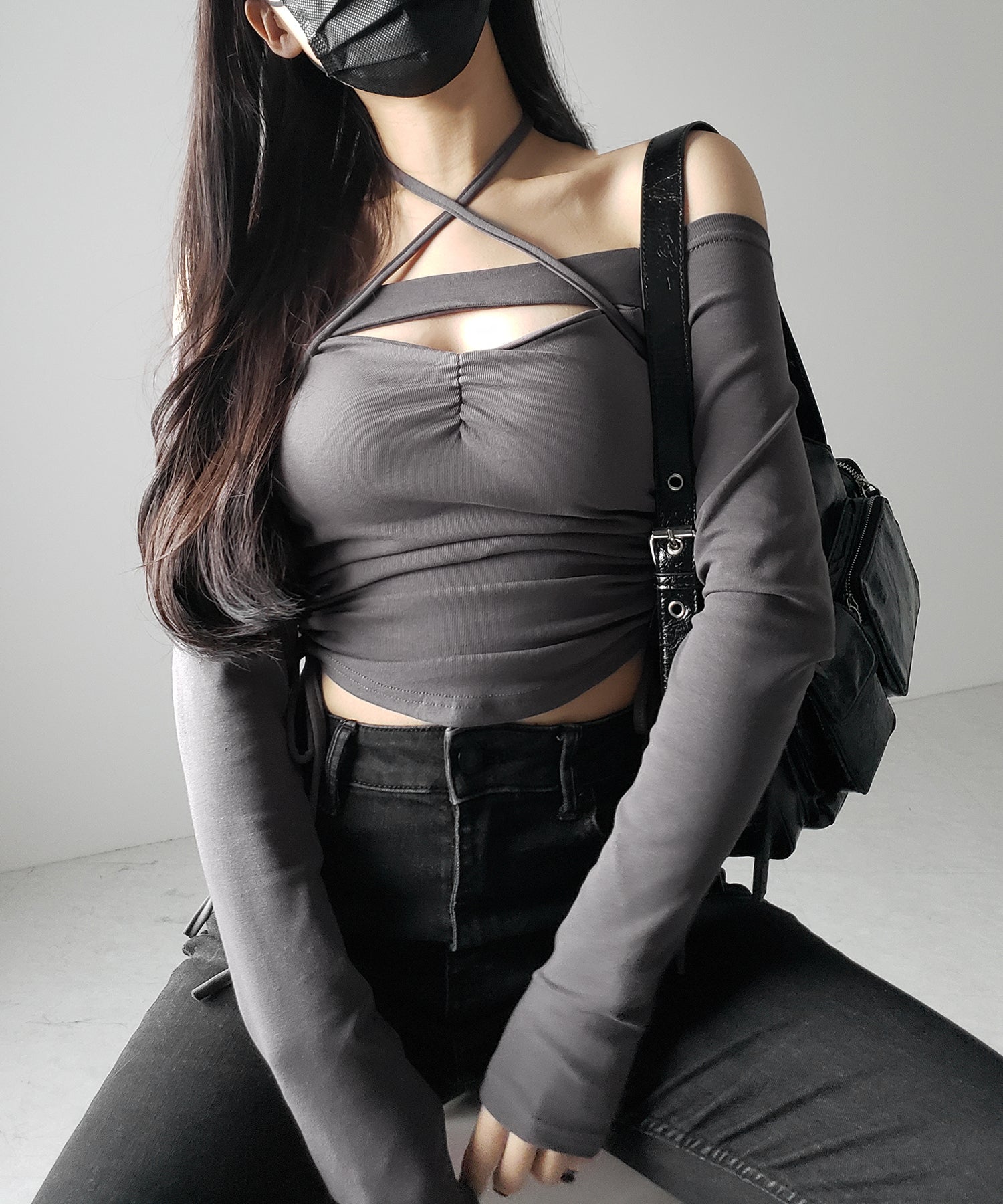 【 新色ピンク追加! / 2WAY 】クロスストラップリボンカットアウトオフショルトップス / cross strap ribbon cutout offshoulder tops