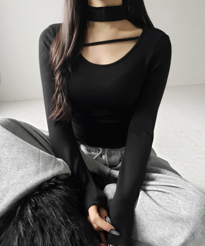 【 裏起毛 】チョーカーナナメストラップシャーリングトップス / choker naname strap shirring tops