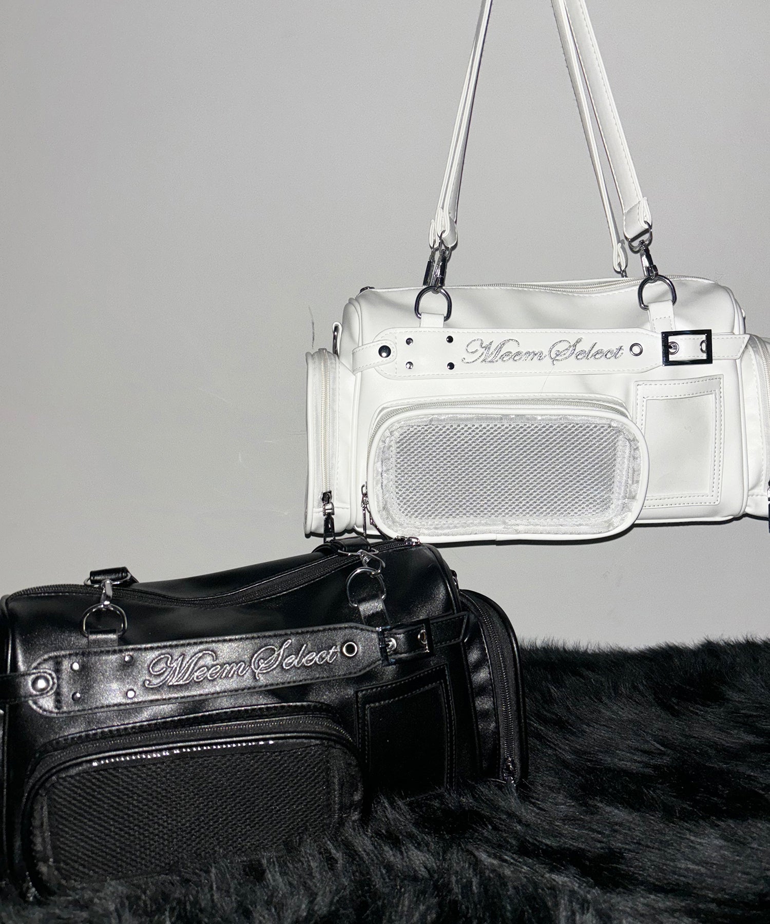 クリアポケット付きレタリング刺繍ショルダーバッグ / clear pocket lettering embroidery shoulder bag