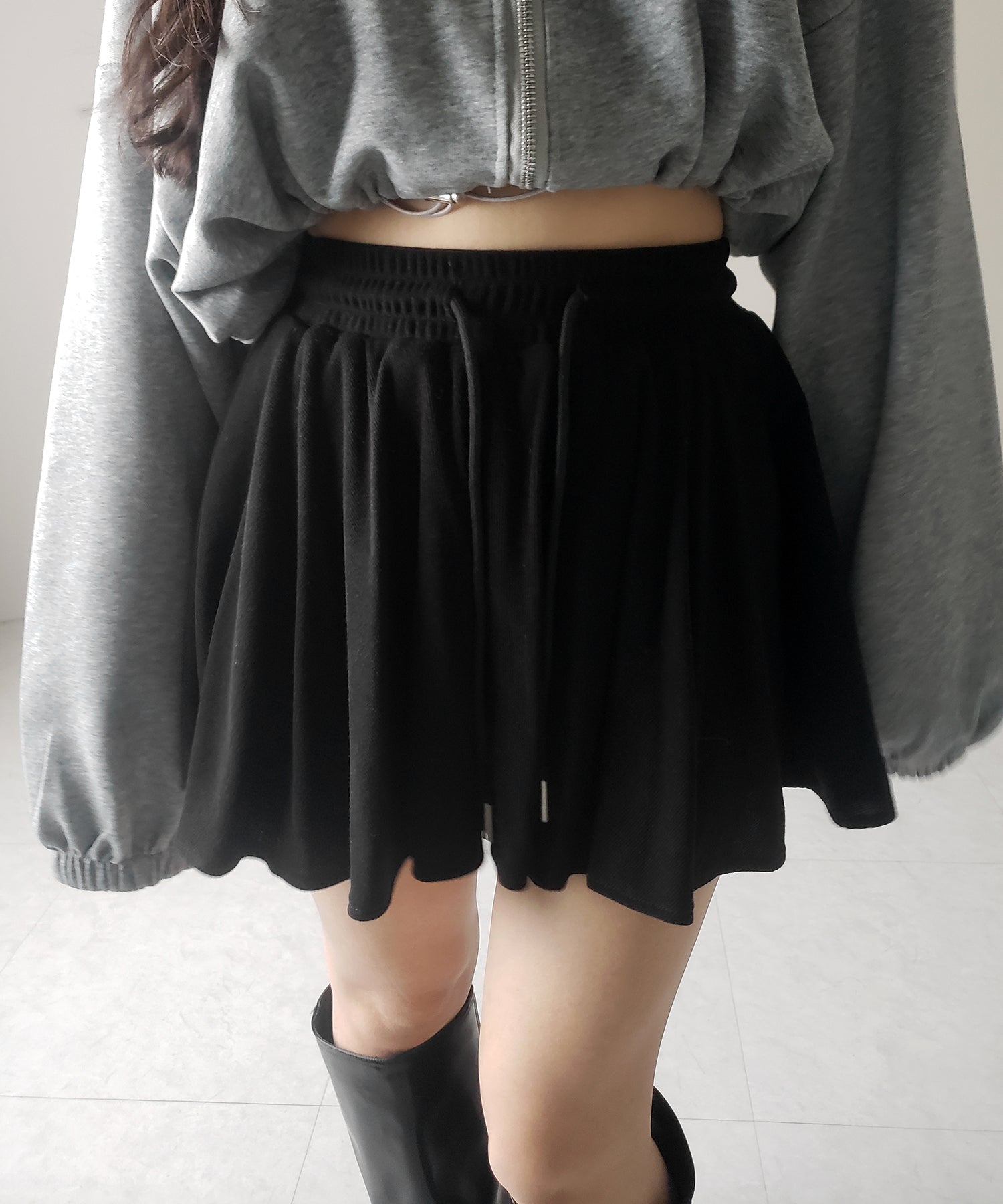【インナーパンツ裏地付 】ハイウエストカットフレアミニスカート / High waist cut flare mini skirt