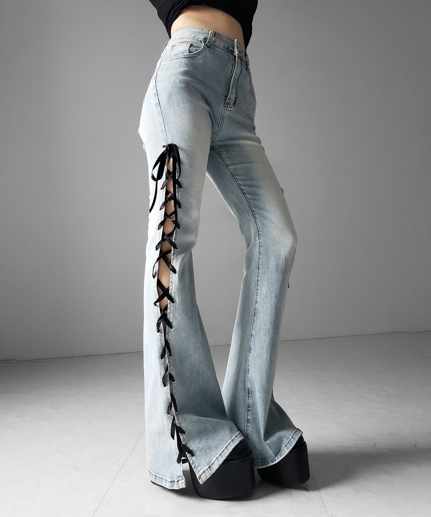 サテンリボンレースアップカットアウトストレッチフレアデニム / satin ribbon laceup cutout stretch flare denim