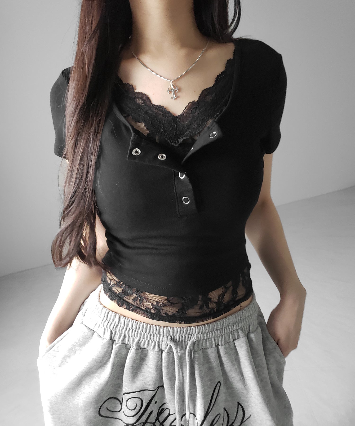 レースレイヤードヘンリーネックスクエア半袖Tシャツ / lace layered henley neck square short sleeve T-shirt