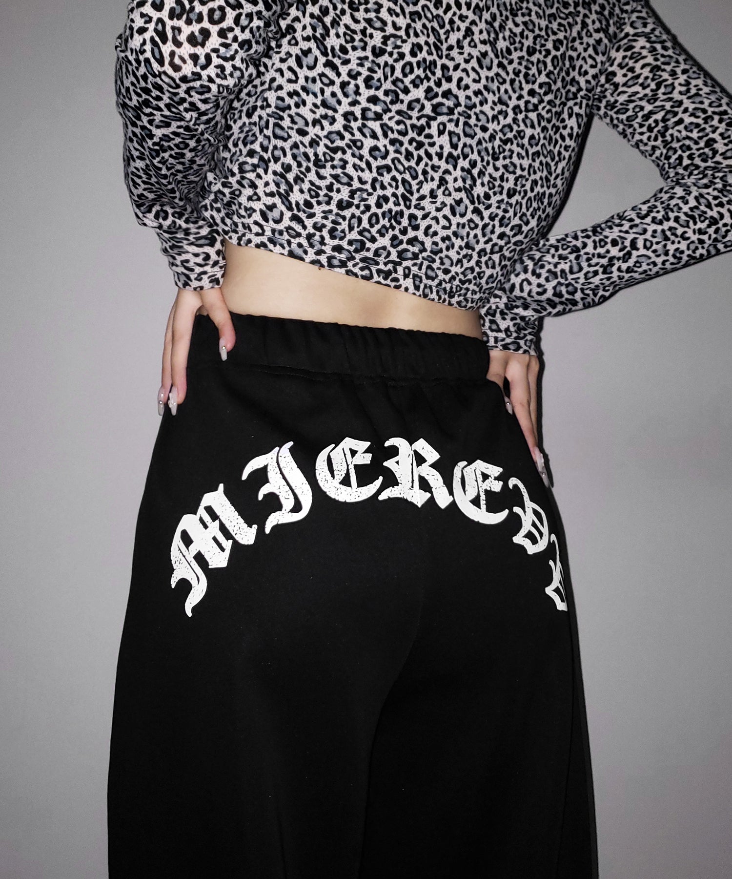 レオパードフロントリボンショートカーディガン / Leopard front ribbon short cardigan