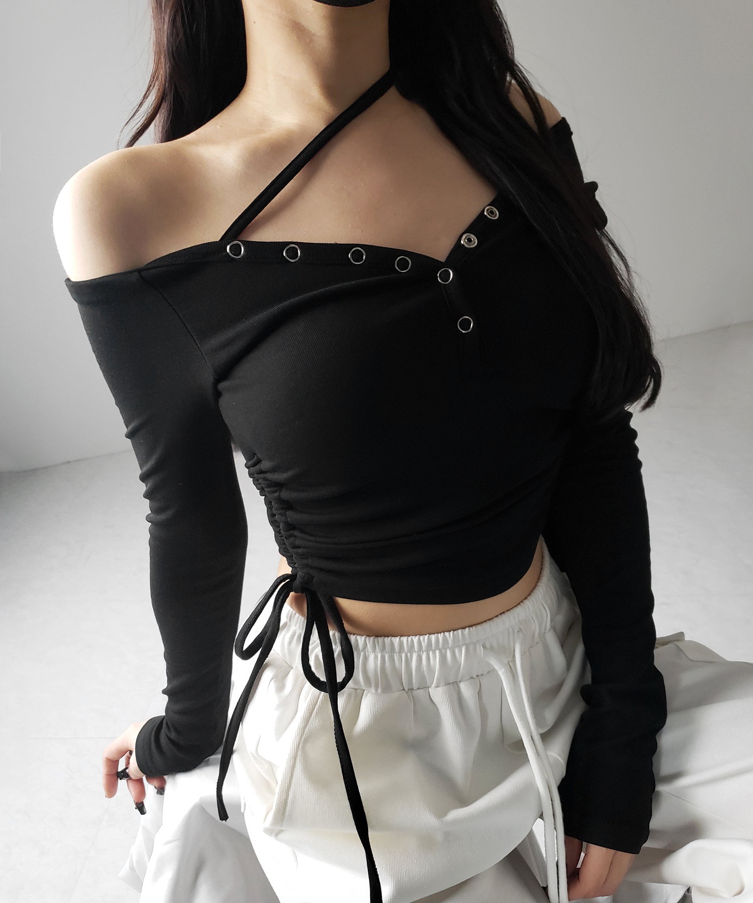 【 2WAY / 裏起毛 】ナナメストラップスナップボタンシャーリングリボントップス / naname strap snap button shirring ribbon tops