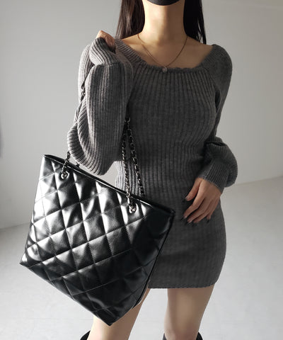 【 A4収納可 】キルティングチェーンスクエアトートショルダーバッグ / quilting chain square tote shoulder bag