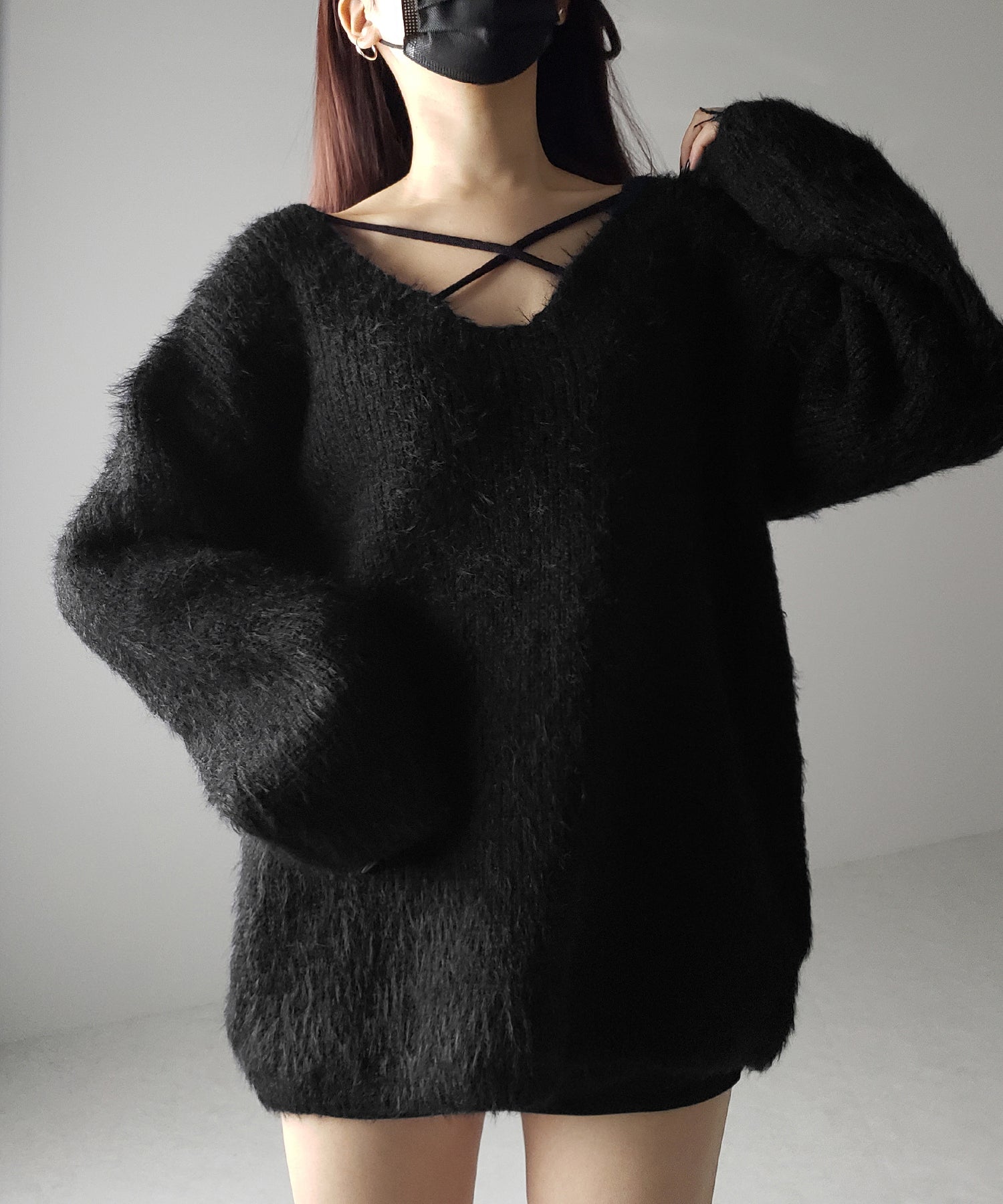 クロスストラップカットアウトルーズシャギーニット