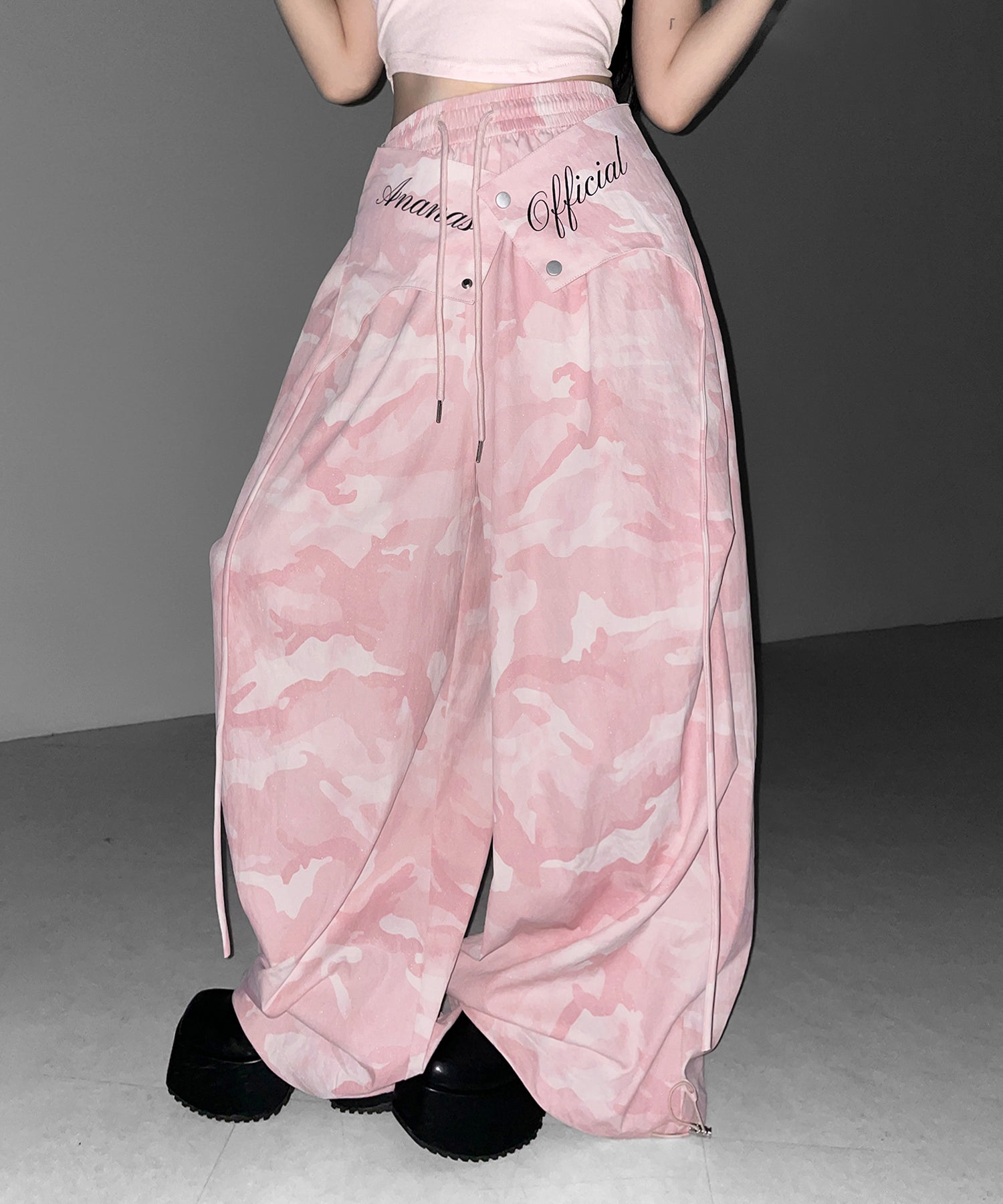 ロゴガーターカモフラタックワイドパンツ / logo garter camouflage tuck wide pants