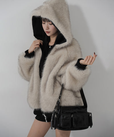 【 リバーシブル2WAY】ビッグフーディボリュームフェイクファーブルゾン / Reversible big hoodie volume fake fur blouson