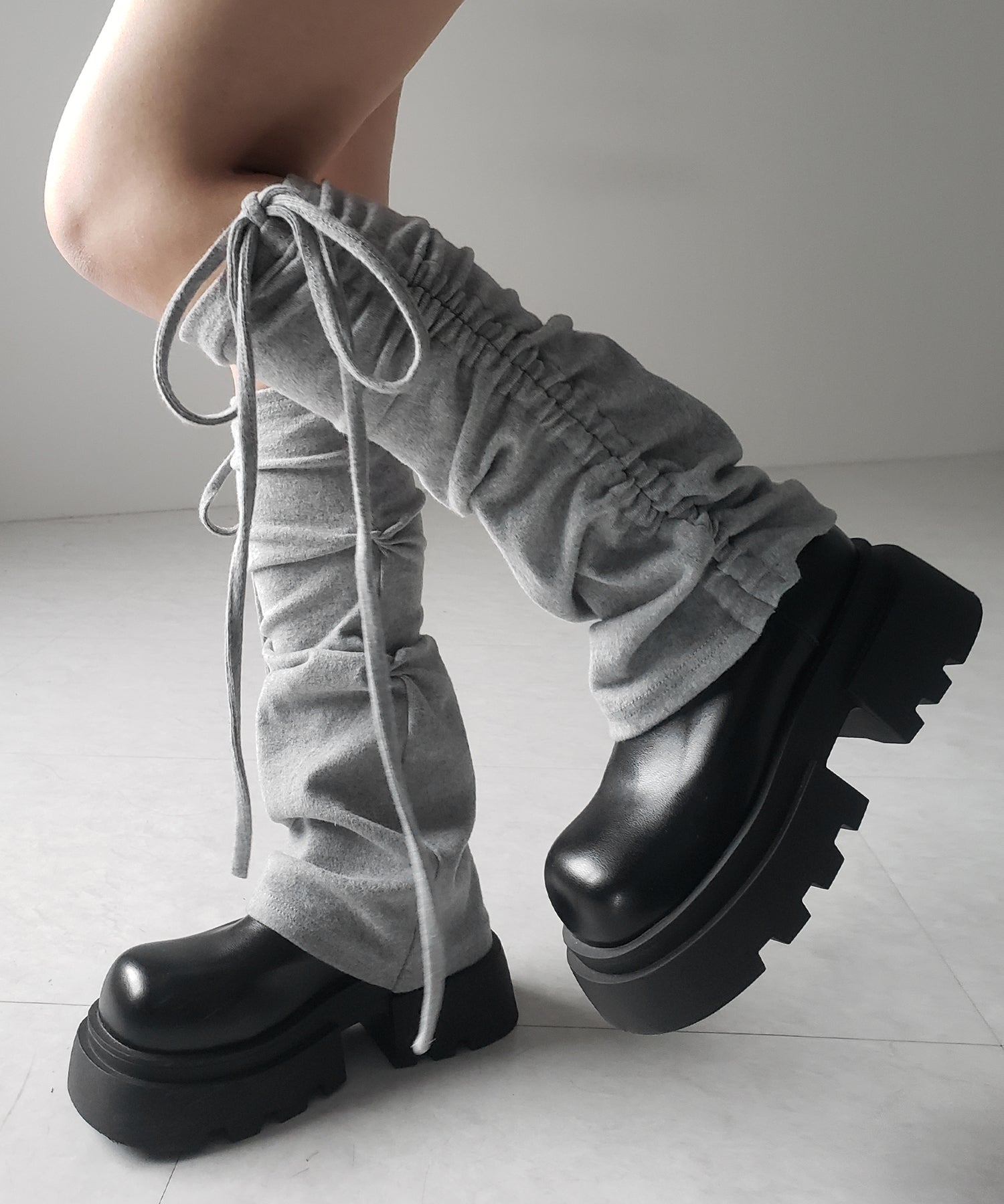 【 2color 】ストラップリボンサイドシャーリングレッグカバー / strap ribbon side shirring leg cover