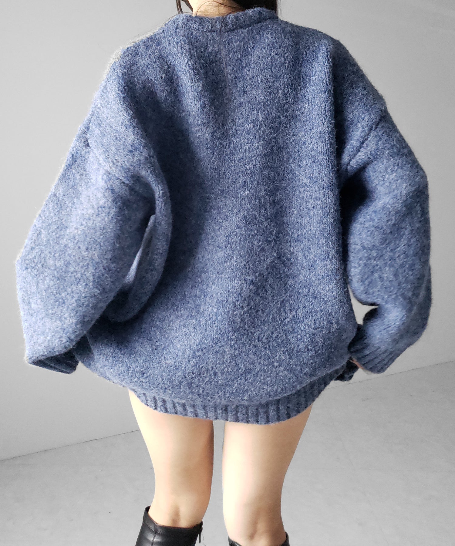 オーバーサイズフラッフィーニットプルオーバー / oversize fluffy knit pullover