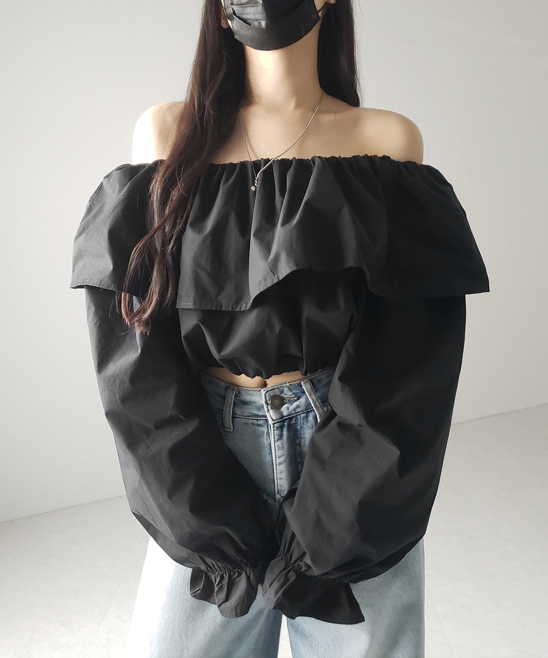 オフショルダーフリルショートブラウス /off shoulder frill short blouse