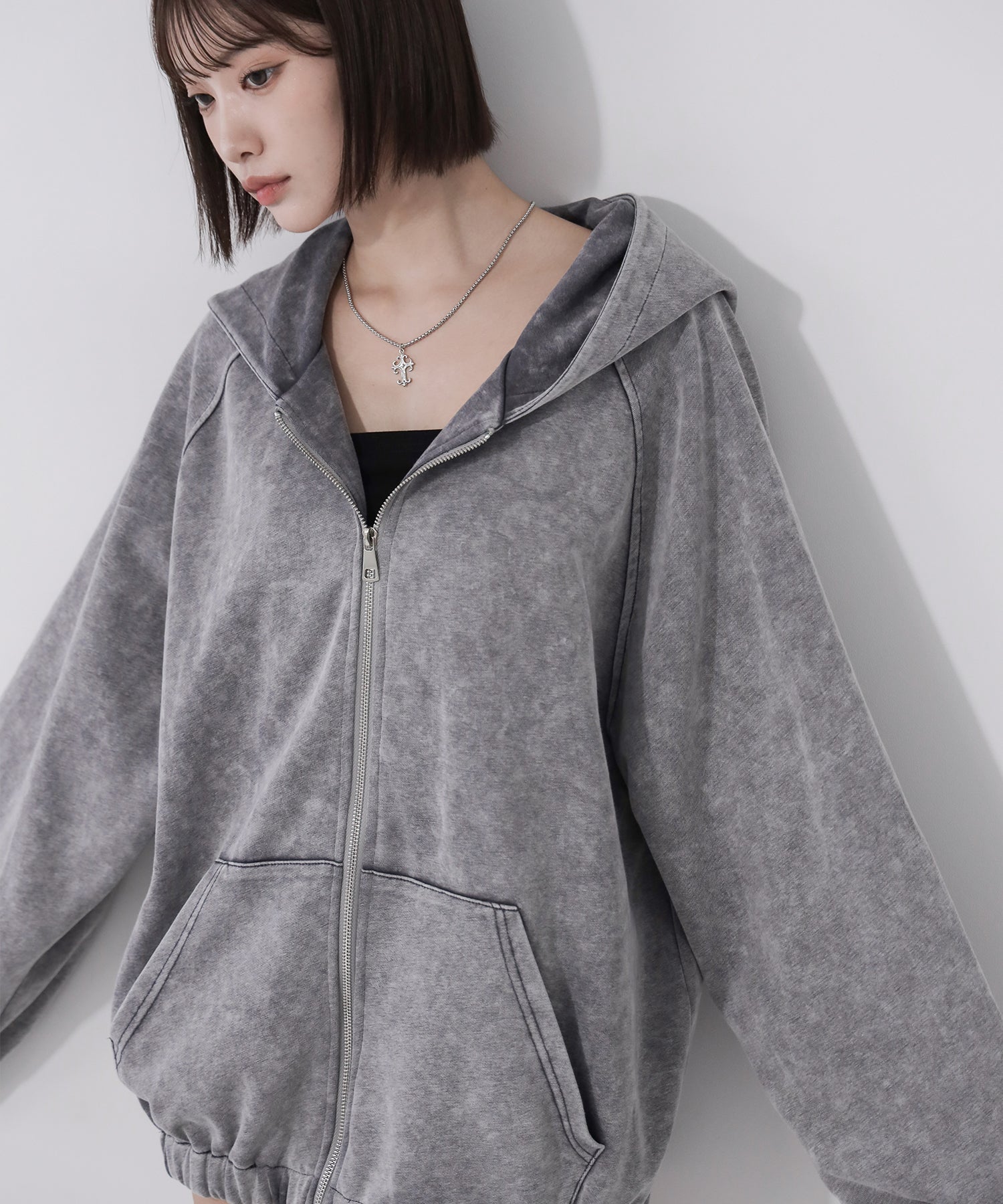 ピグメントヴィンテージ加工ジップアップパーカー / Pigment vintage zip-up hoodie
