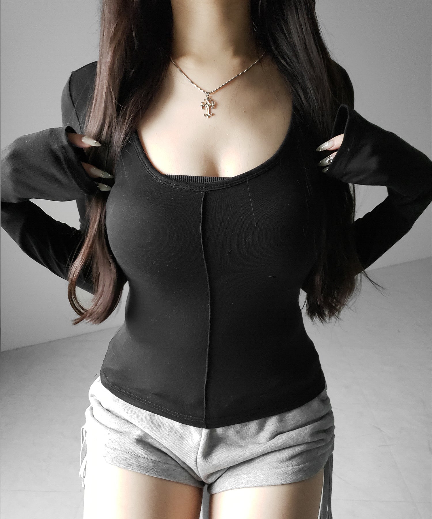 オープンネックタイトフィットルーズドレープ長袖Tシャツ / open neck tight fit loose drape long sleeve T-shirts