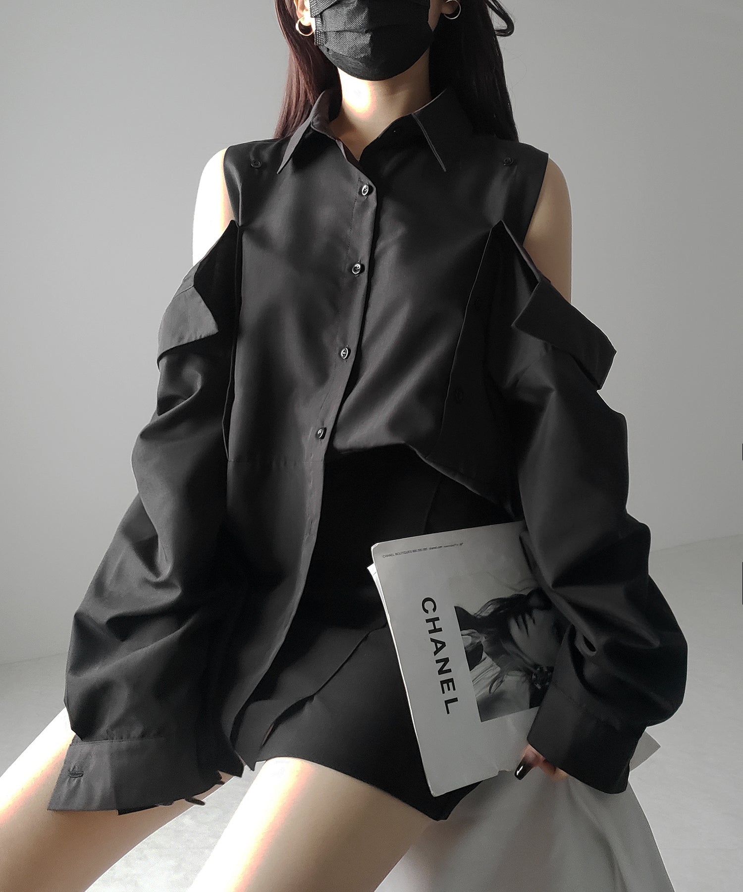【 3color 】オープンショルダーカットアウトビッグシャツ / open shoulder cutout big shirt