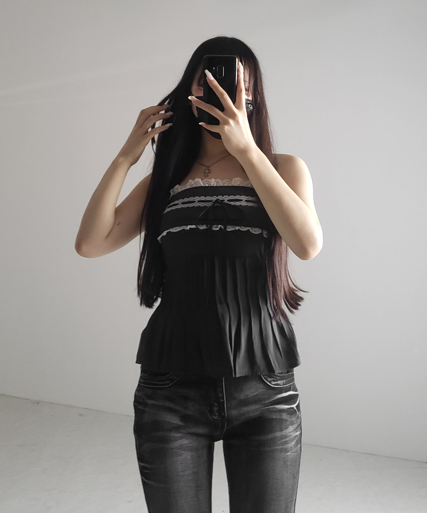 【 2color 】フロントリボンレースフレアベアトップ / front ribbon lace flare bare top