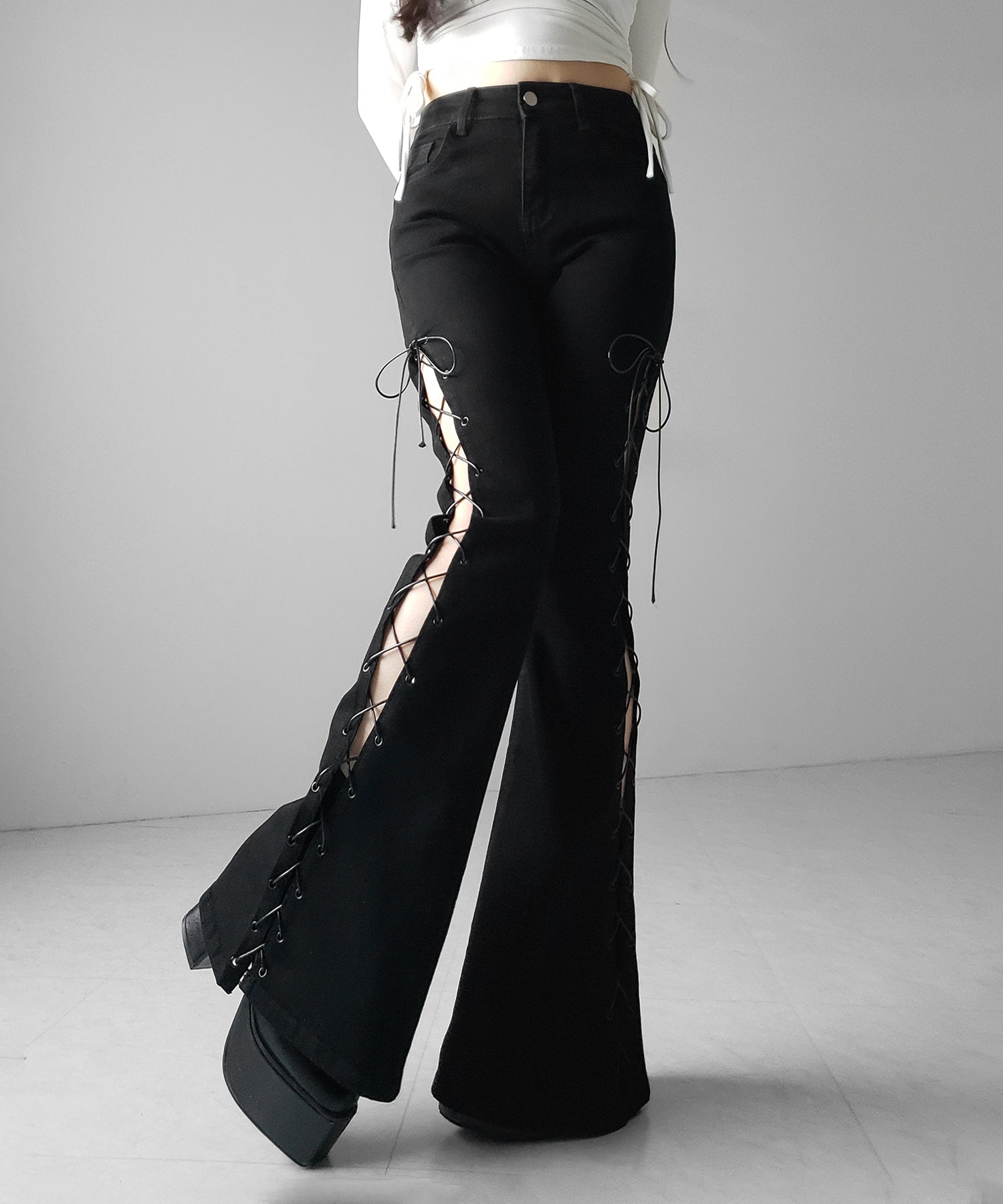 レースアップカットアウトストレッチフレアデニム / lace up cutout stretch flare denim