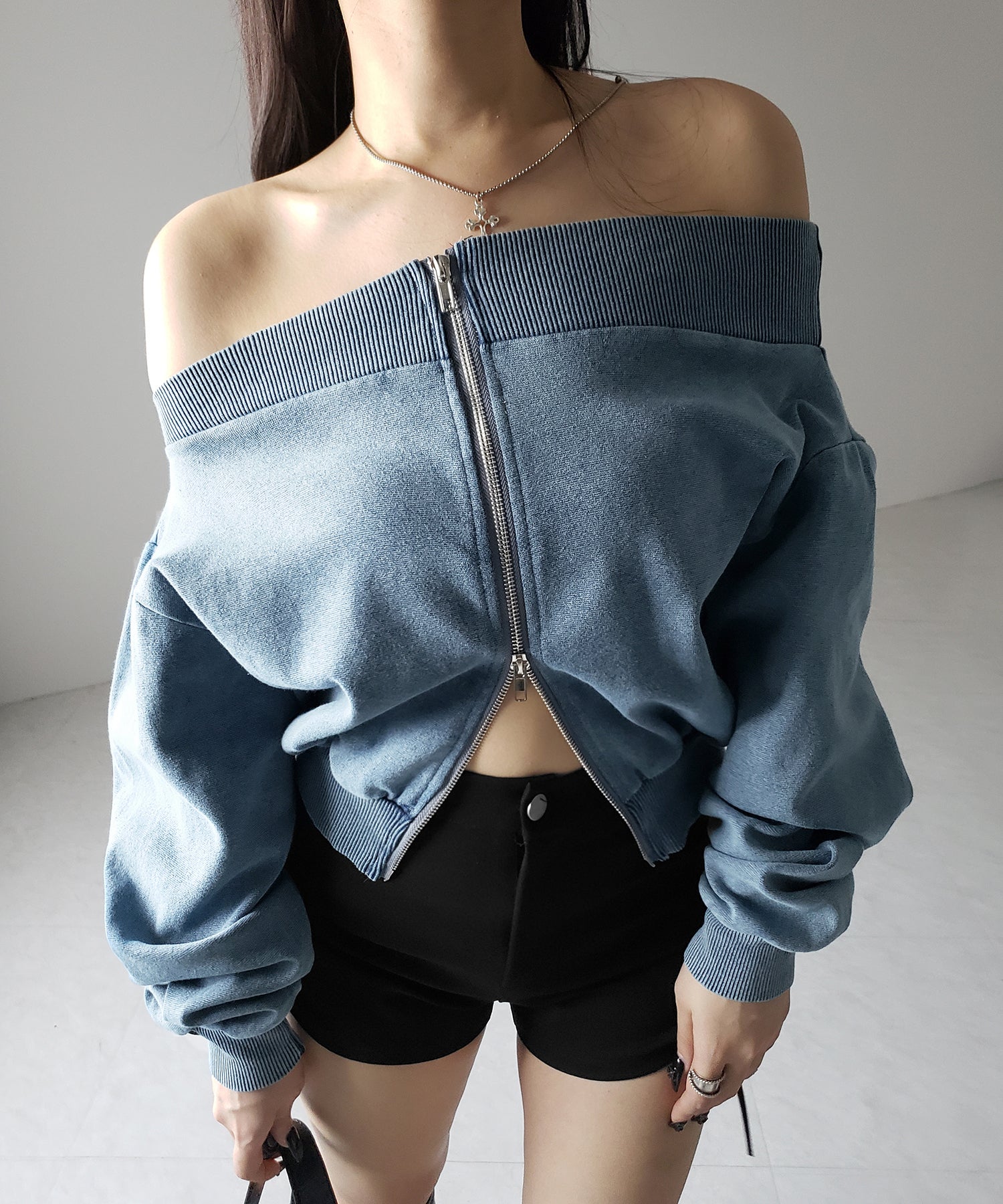 【 2color 】ダブルジップピグメントオフショルスウェットトップス / double zip pigment off shoulder sweat tops