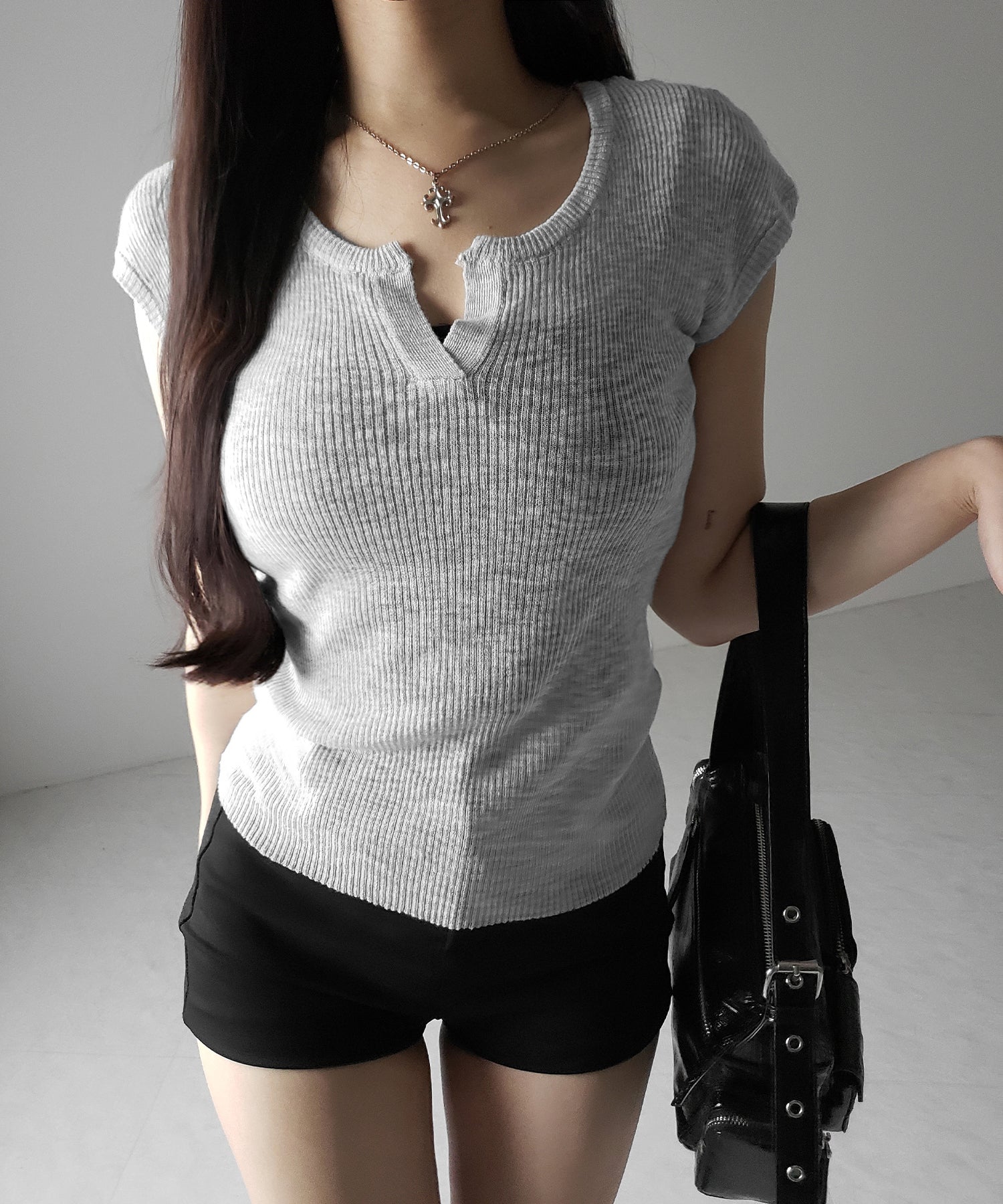 キーネックルーズシアーリブニットトップス / key neck loose sheer rib knit tops