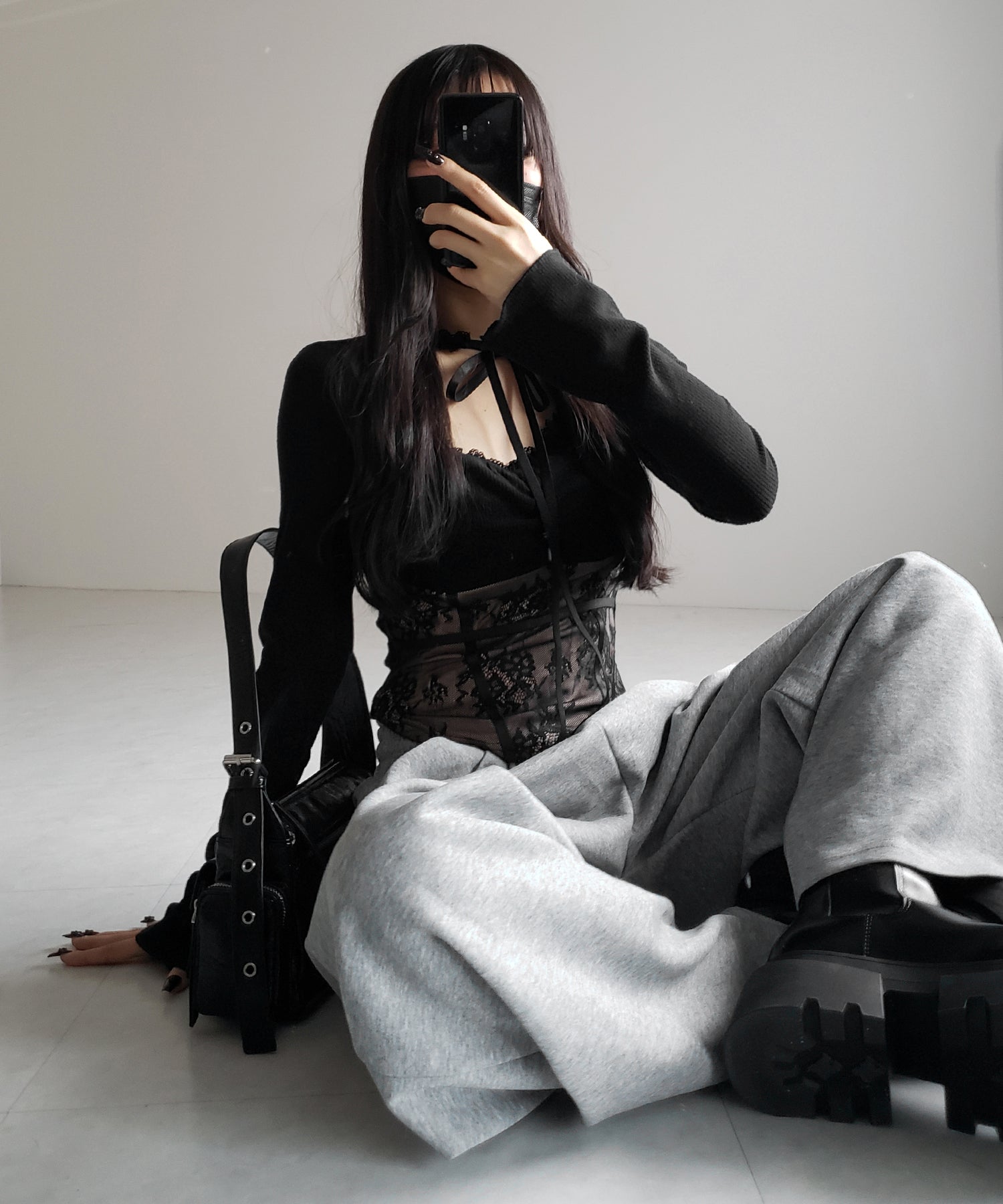 【 2color 】チョーカーネックリボンレーシーカットソートップス / choker neck ribbon lacy cutsaw tops