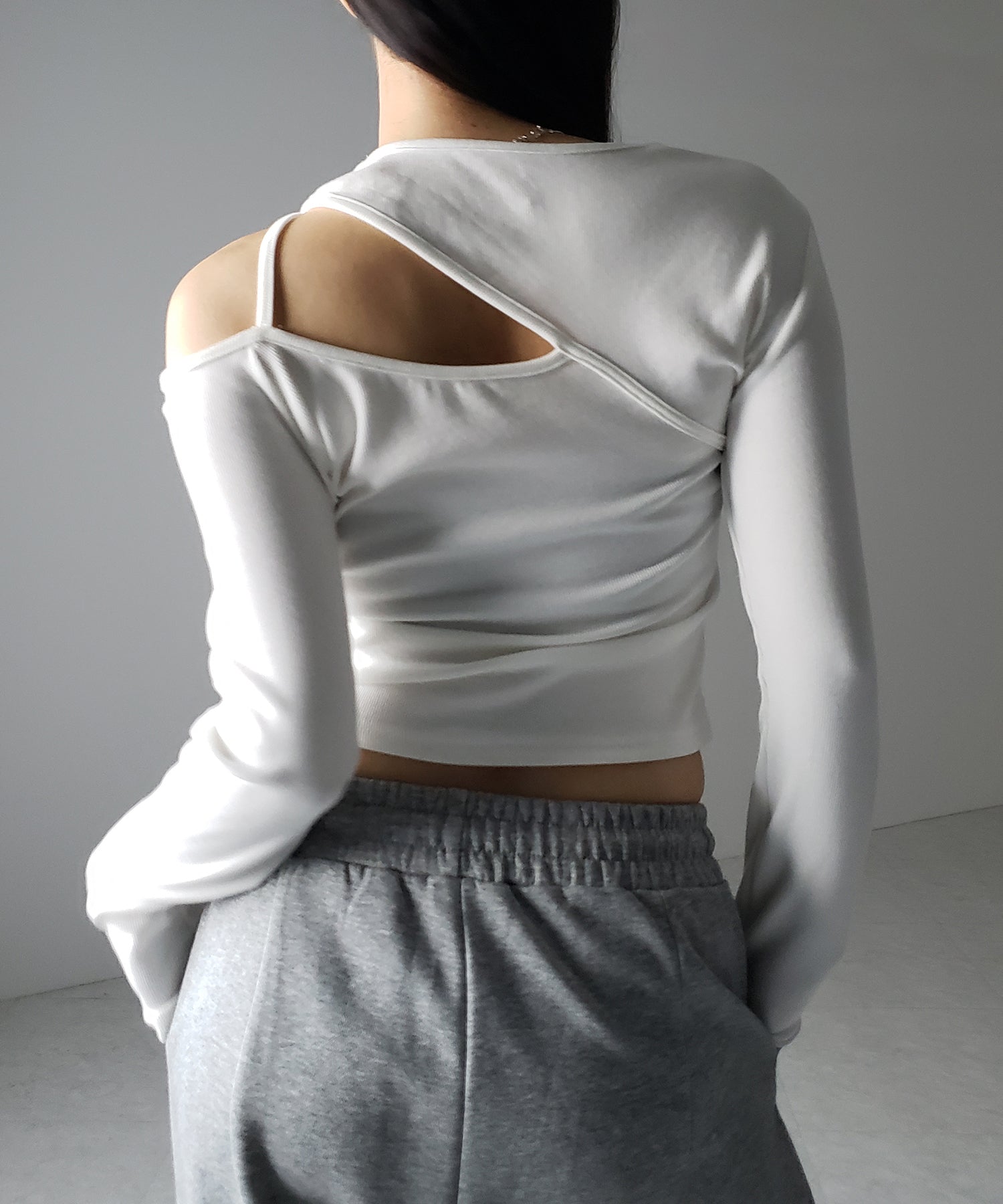 ショルダーカットアウトストラップリブトップス / shoulder cutout strap lib tops