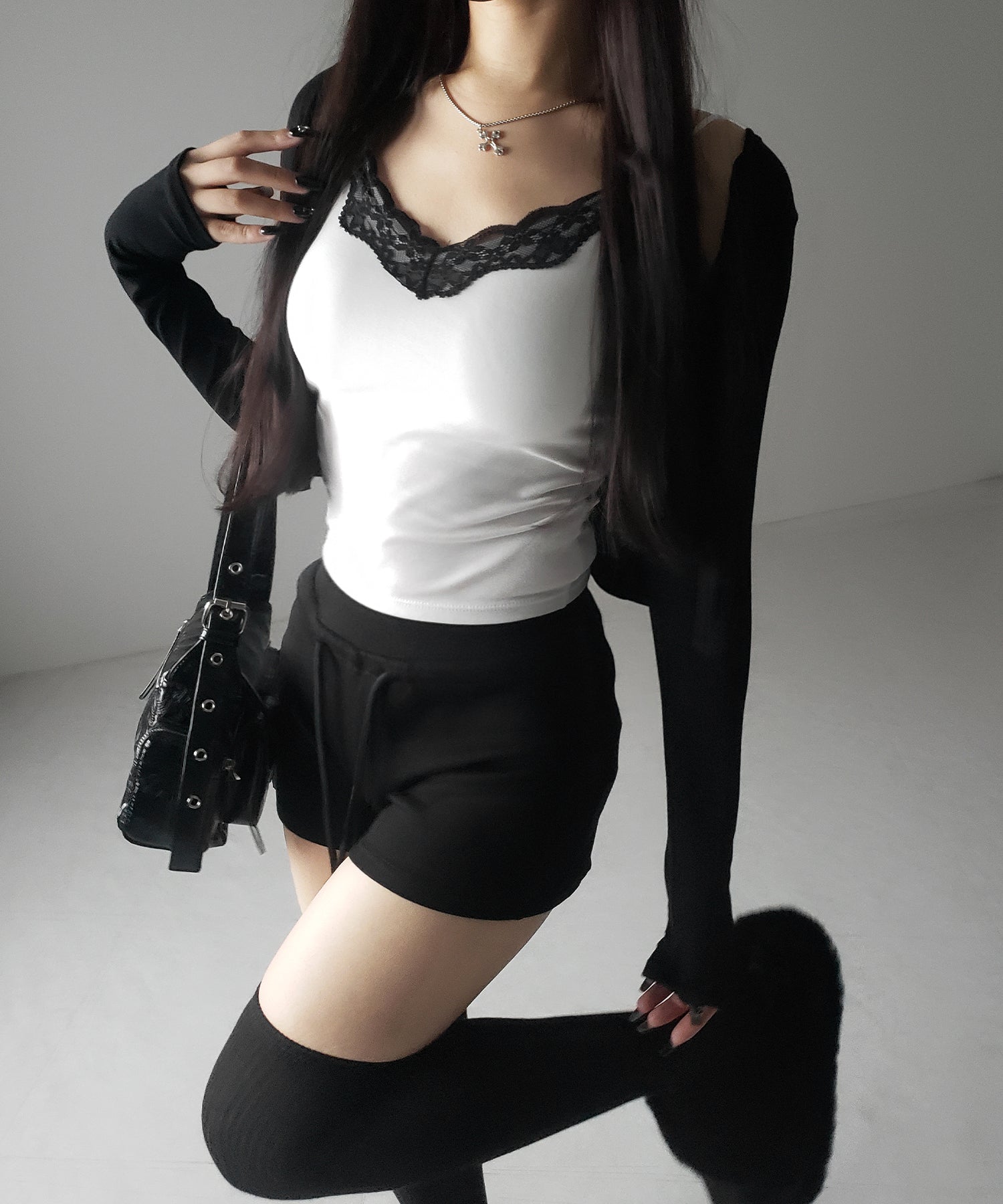 【 新色ピンク追加!カップ付き 】配色レースクロップドリブキャミソール / bicolor lace cropped rib camisole