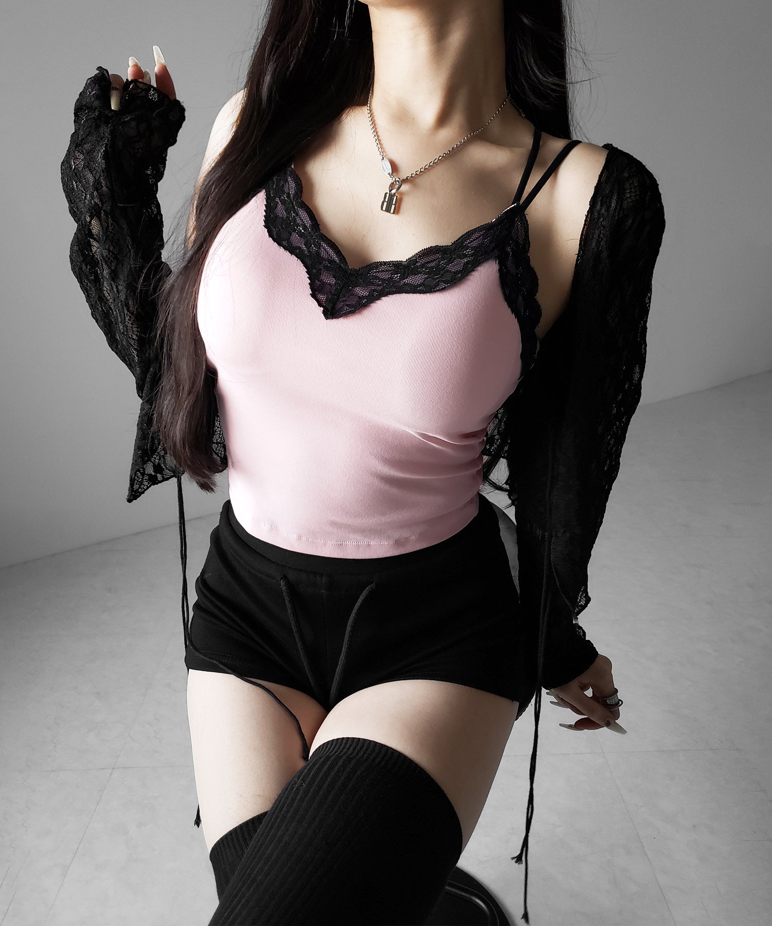 【 新色ピンク追加!カップ付き 】配色レースクロップドリブキャミソール / bicolor lace cropped rib camisole