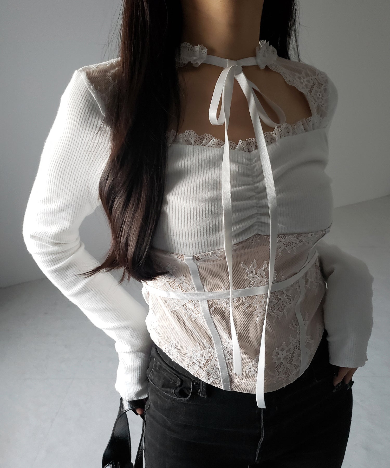 【 2color 】チョーカーネックリボンレーシーカットソートップス / choker neck ribbon lacy cutsaw tops