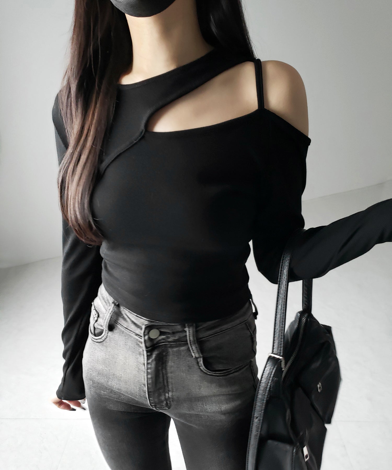 ショルダーカットアウトストラップリブトップス / shoulder cutout strap lib tops