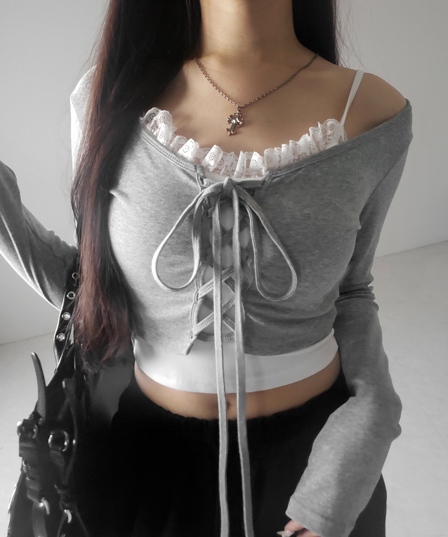 【 新色ピンクが追加!/2点セット 】レースアップリボンショートトップス + レースキャミ SET / lace up ribbon short tops + lace cami SET