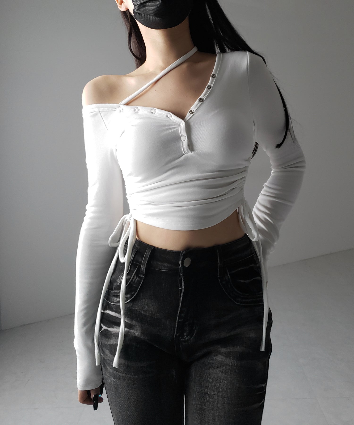 【 2WAY / 裏起毛 】ナナメストラップスナップボタンシャーリングリボントップス / naname strap snap button shirring ribbon tops