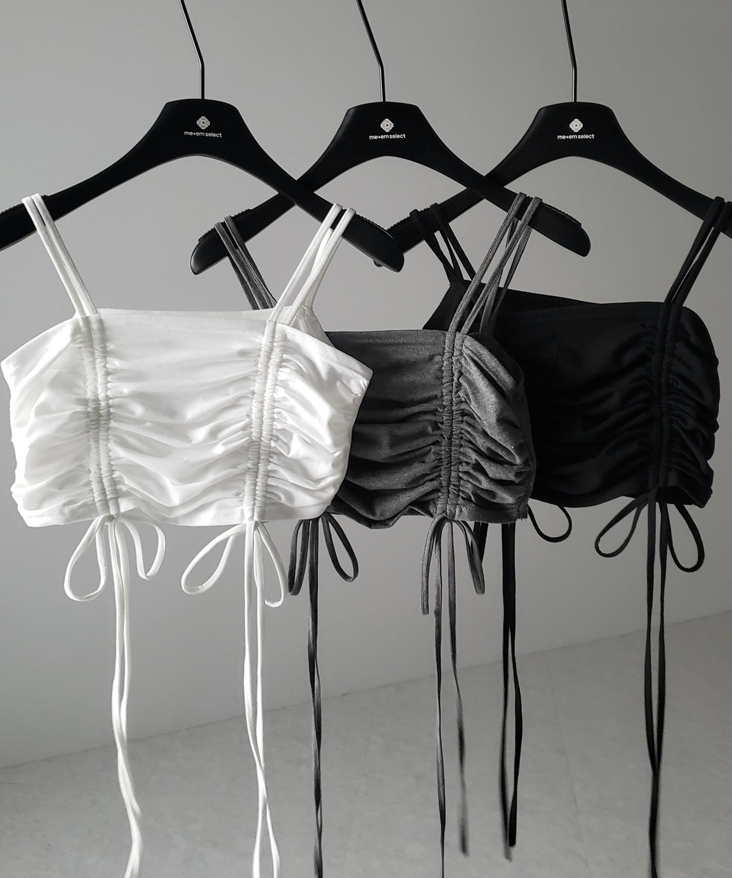 3WAYクロスストラップリボンシャーリングショートキャミソール / 3WAY cross strap ribbon shirring short camisole