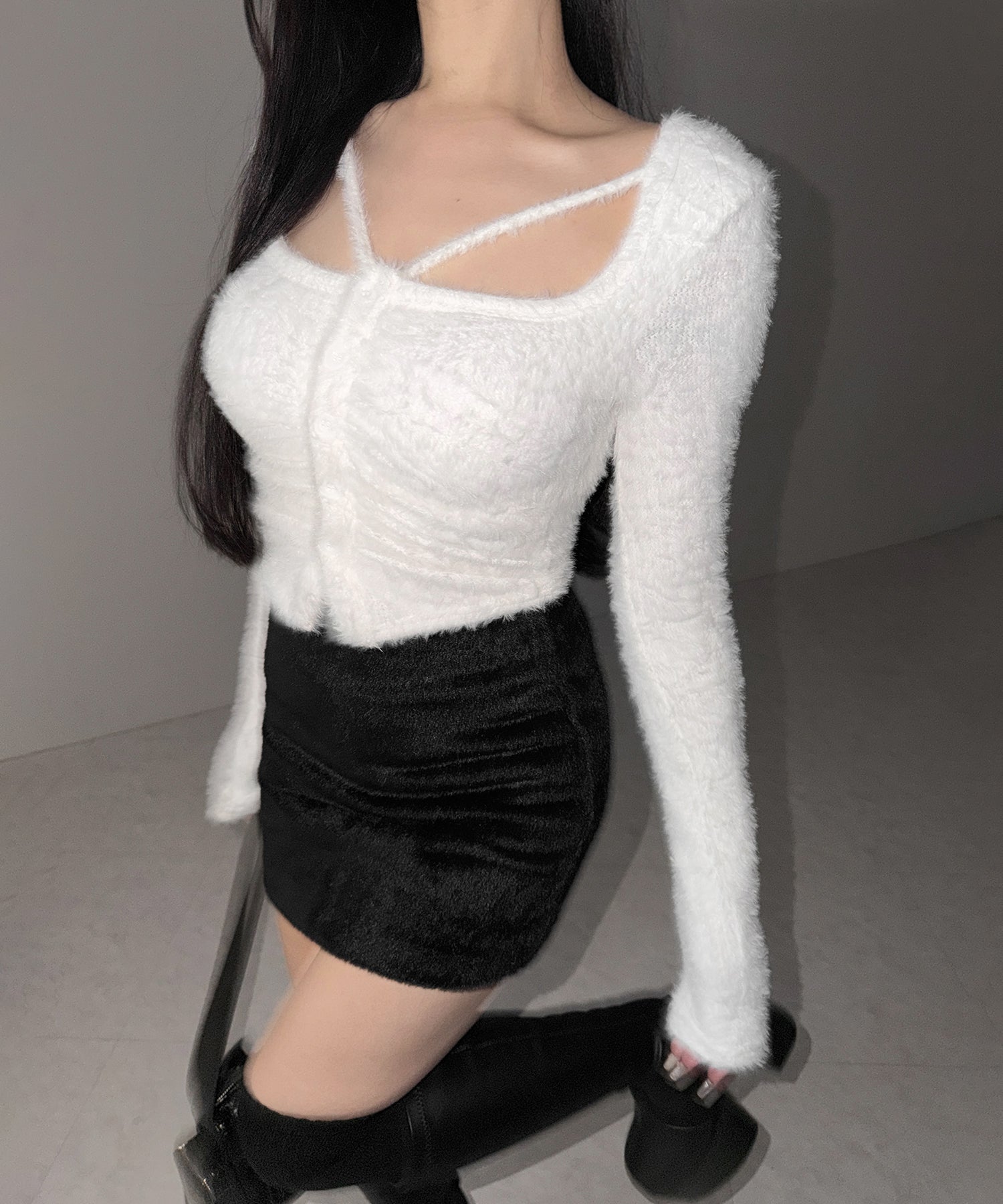 クロスストラップスクエアショートシャギーカーディガン / cross strap square short shaggy cardigan