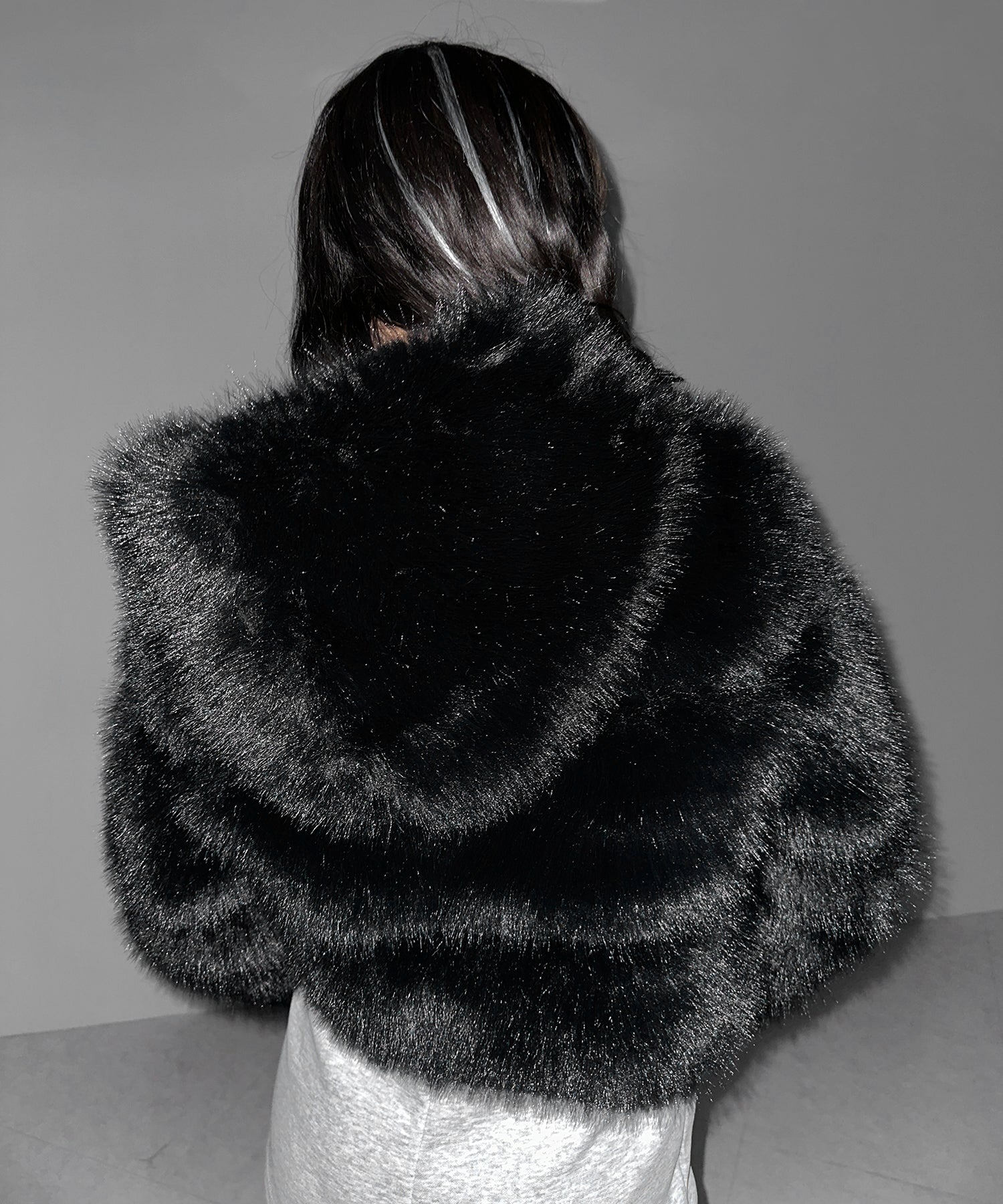 フェイクファーフーディショートコート / fake fur hoodie short coat
