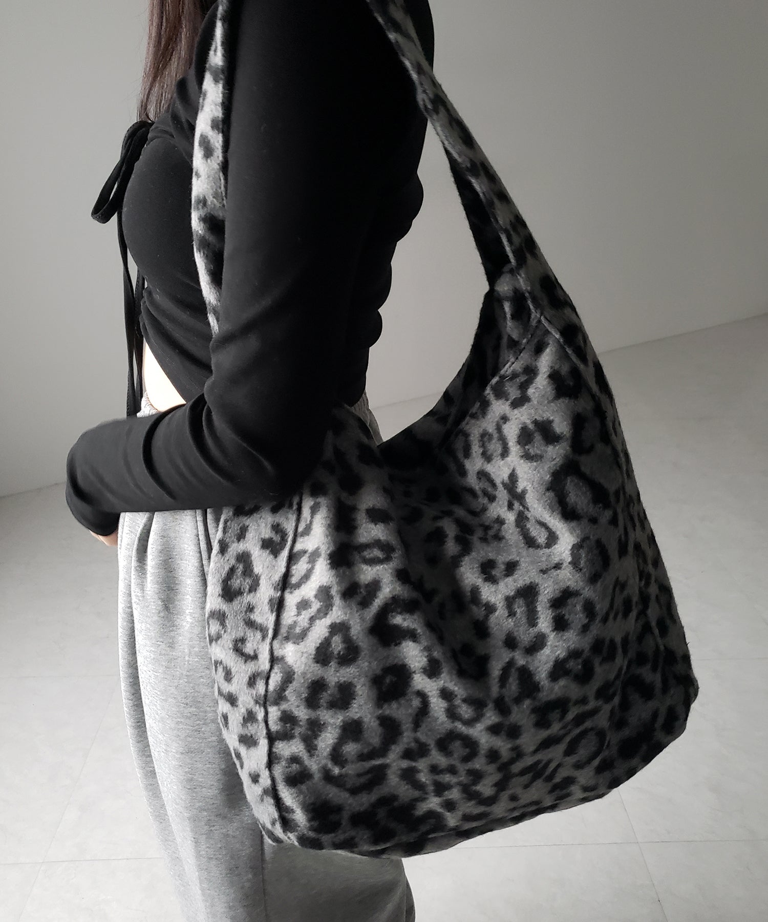 【 2color 】レオパードワンハンドルショルダートートバッグ / leopard onehandle shoulder tote bag