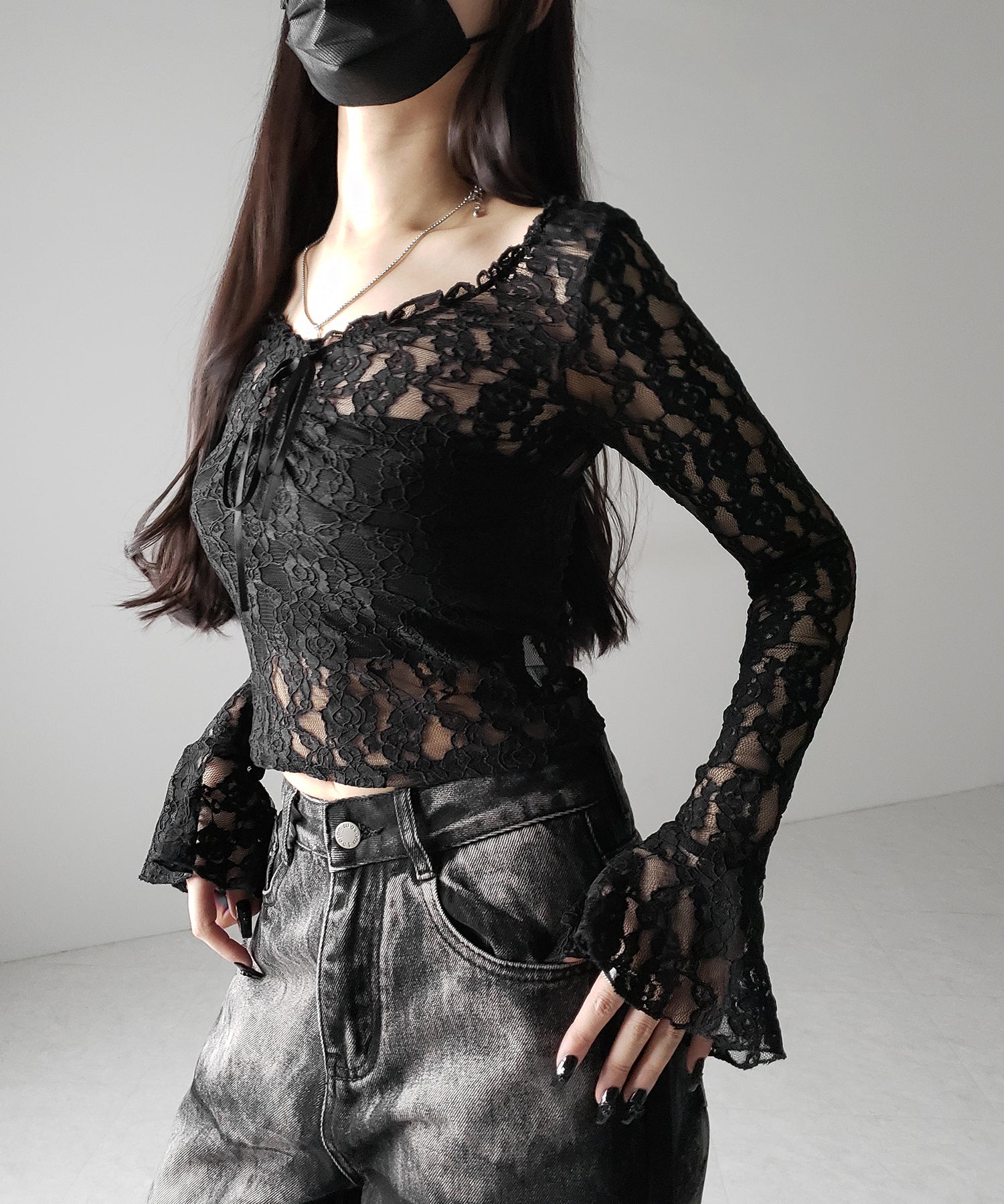 【 2color /2WAY 】フロントリボンオフショルスリムレーストップス / front ribbon off-shoulder slim lace tops