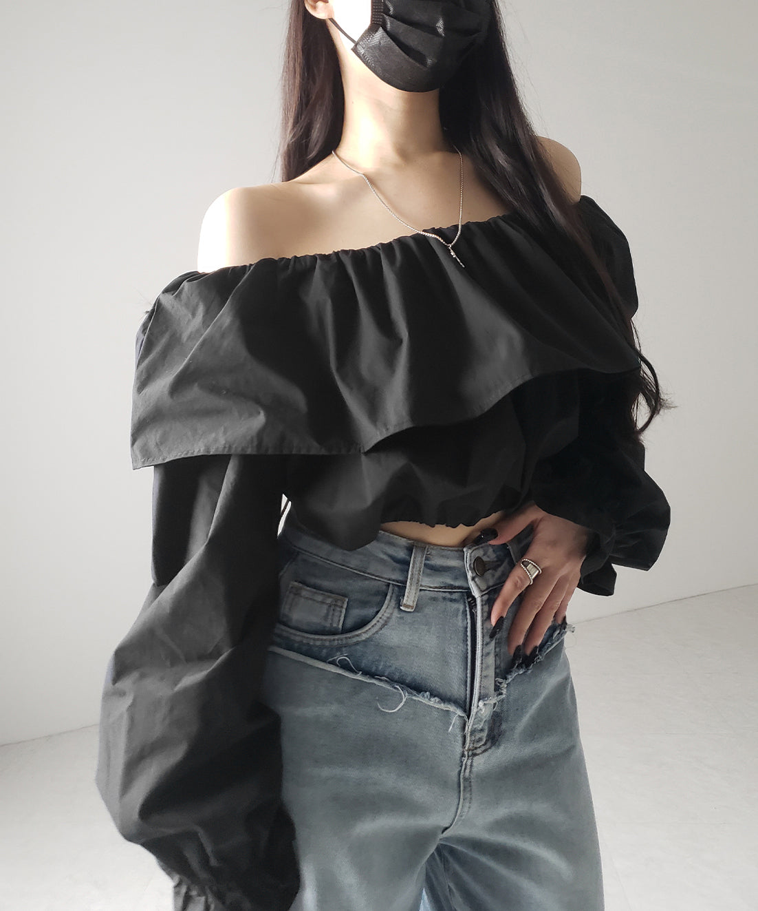オフショルダーフリルショートブラウス /off shoulder frill short blouse