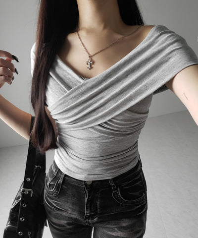 オフショルドレープクロスギャザリングTシャツ /off shoulder draped cross gatherimg T-shirt