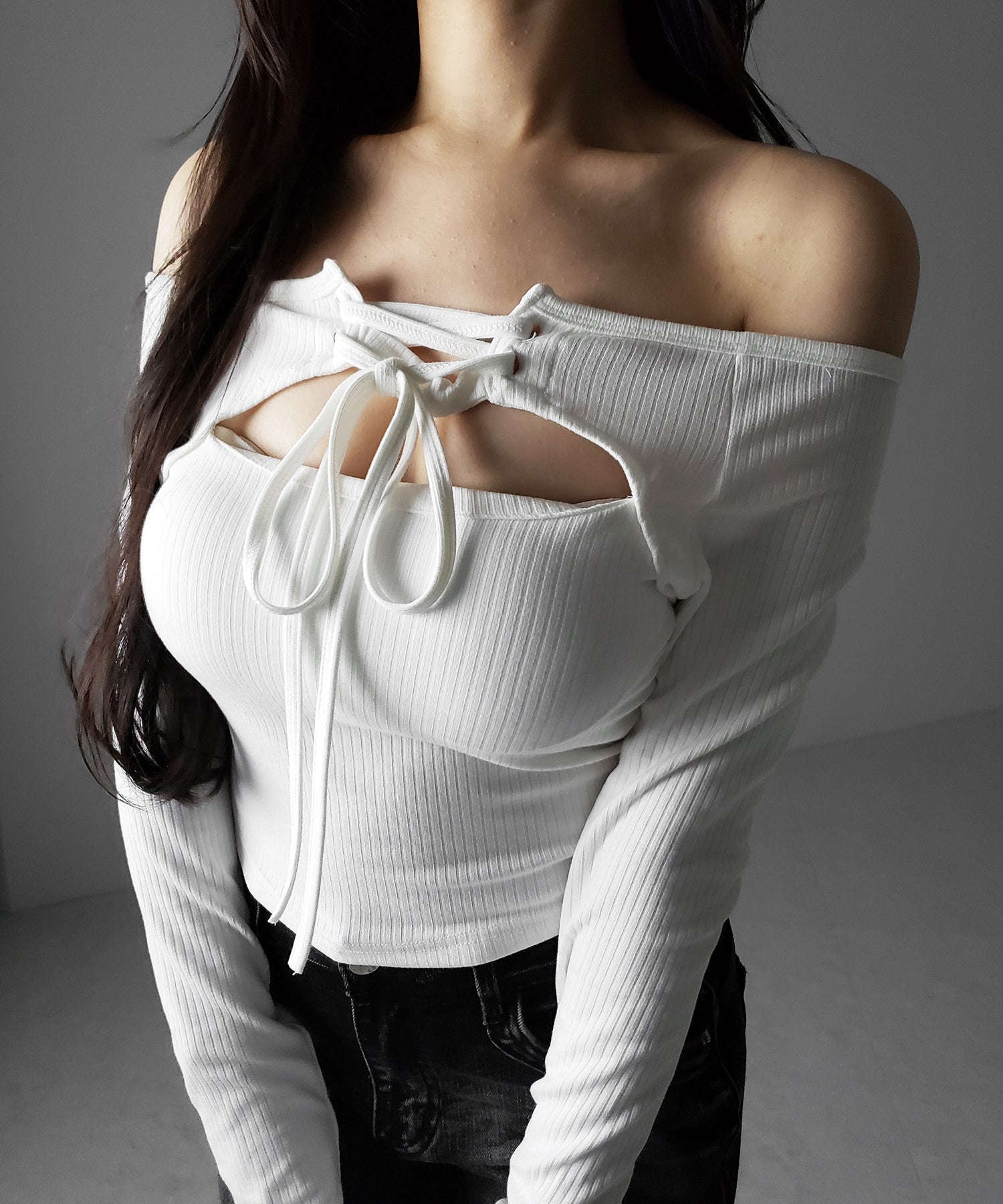 レースアップリボンカットアウトオフショルリブロンT / lace up ribbon cutout offshoulder ribbed long T-shirt