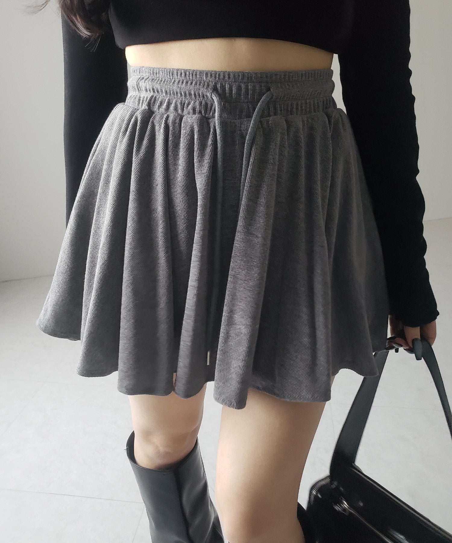 【インナーパンツ裏地付 】ハイウエストカットフレアミニスカート / High waist cut flare mini skirt