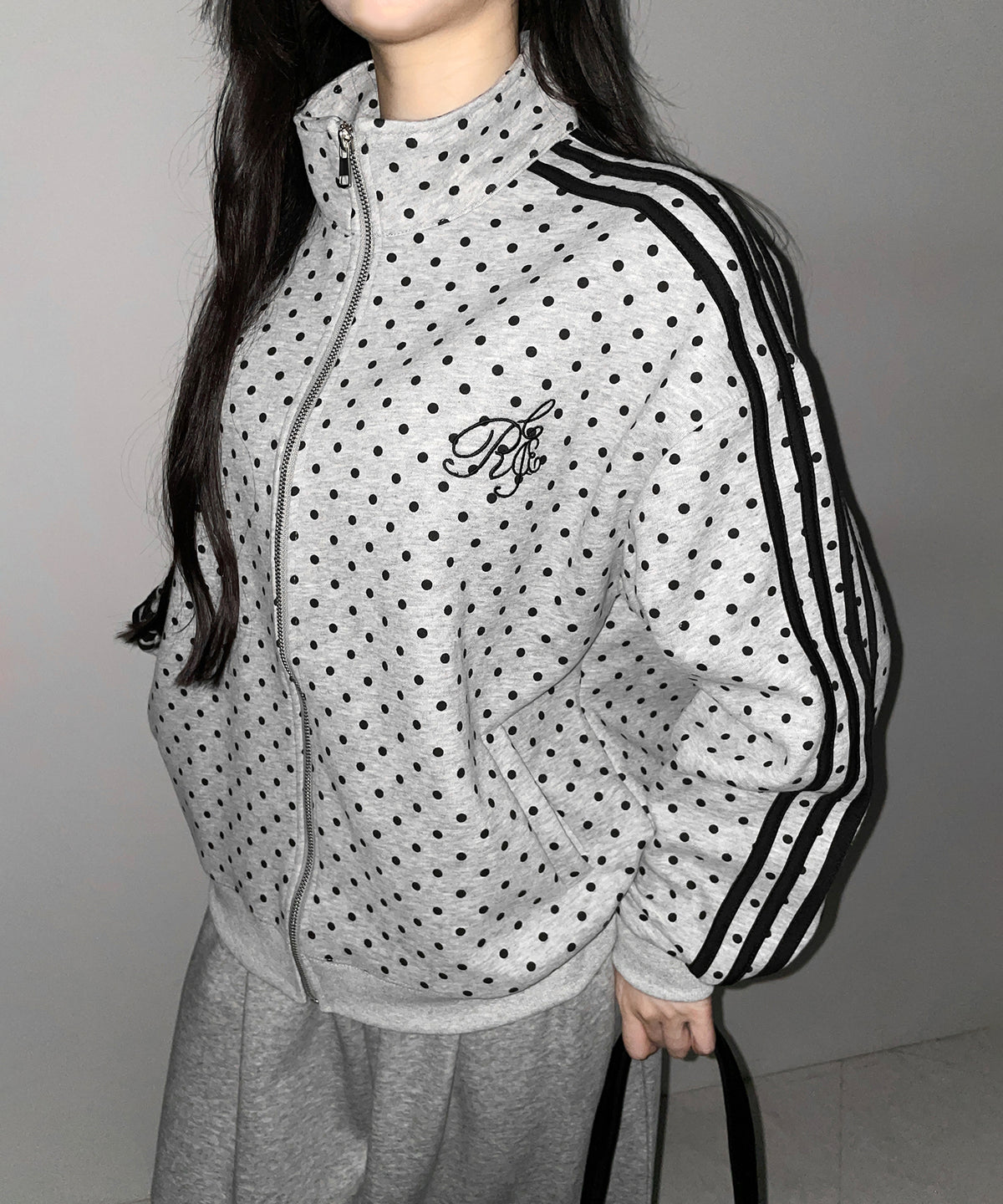 胸ロゴ刺繍ドットラインオーバースウェットブルゾン / chest logo embroidery side dot line over sweat blouson