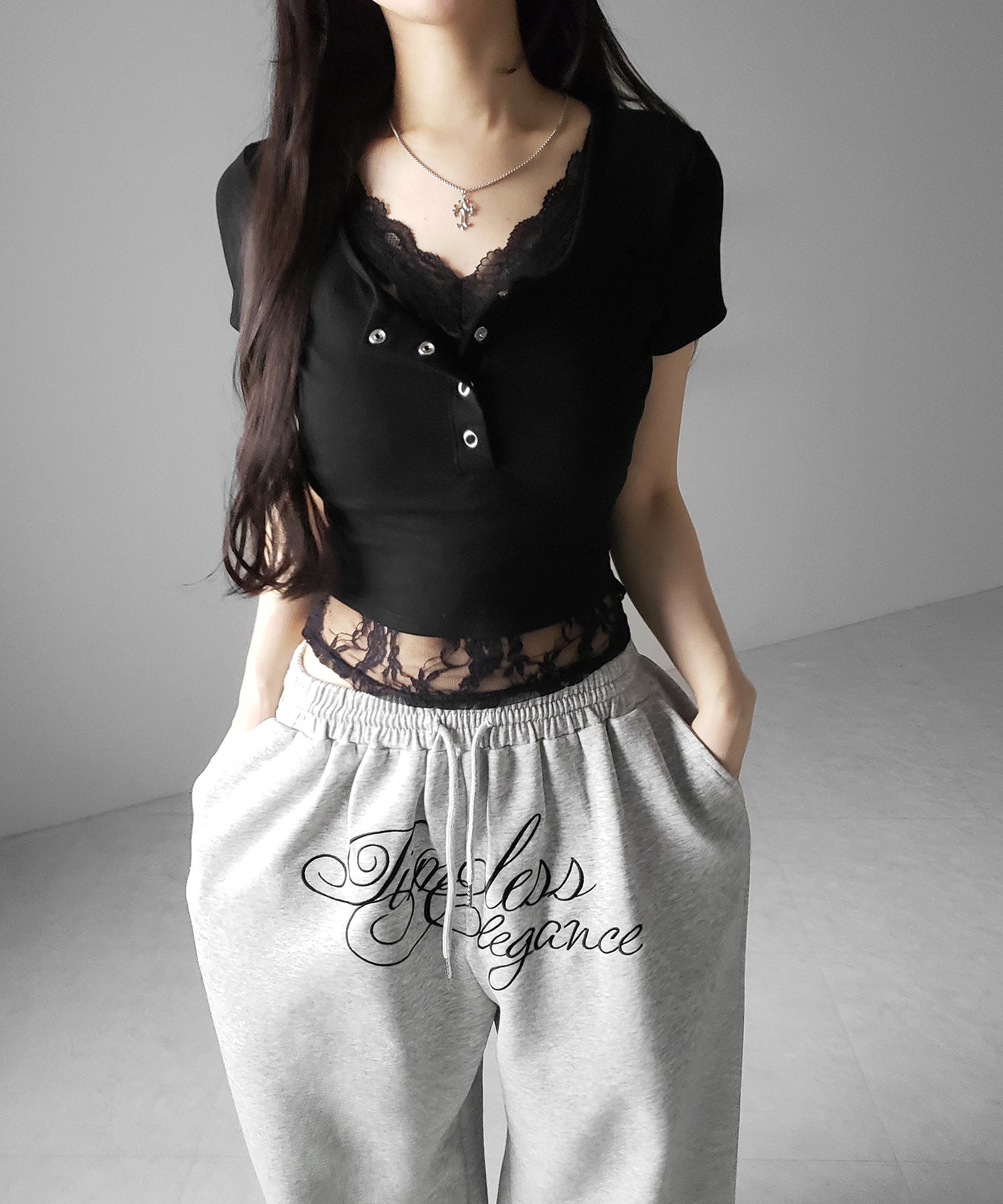 レースレイヤードヘンリーネックスクエア半袖Tシャツ / lace layered henley neck square short sleeve T-shirt