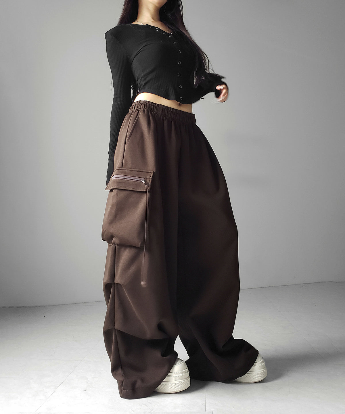 【 裾絞り可能2WAY 】ドローコードタックワイドカーゴスウェットパンツ / drawcord tuck wide cargo sweatpants