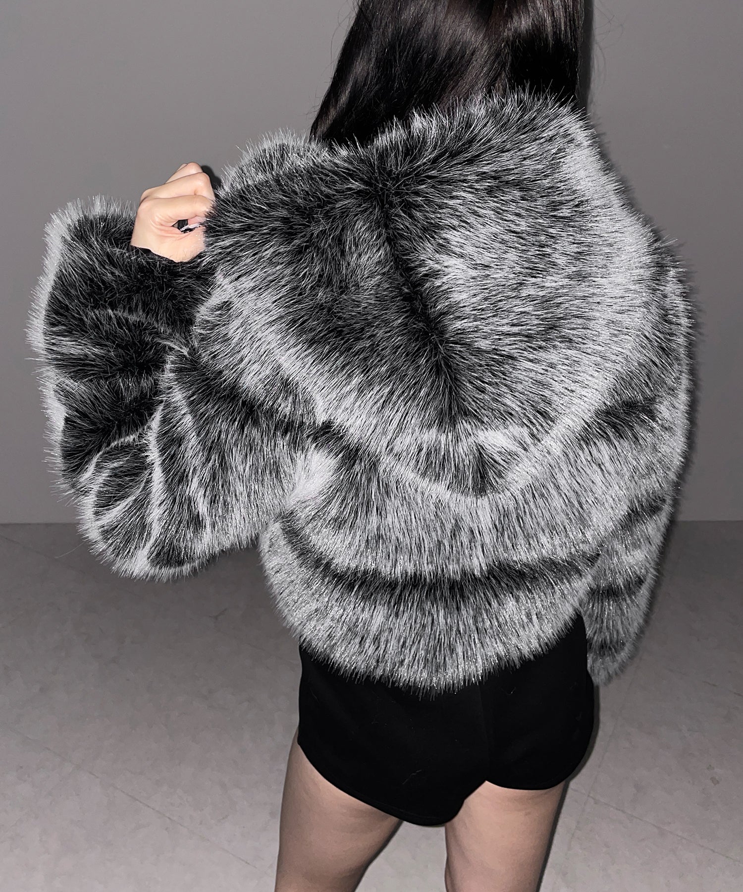 フェイクファーフーディショートコート / fake fur hoodie short coat