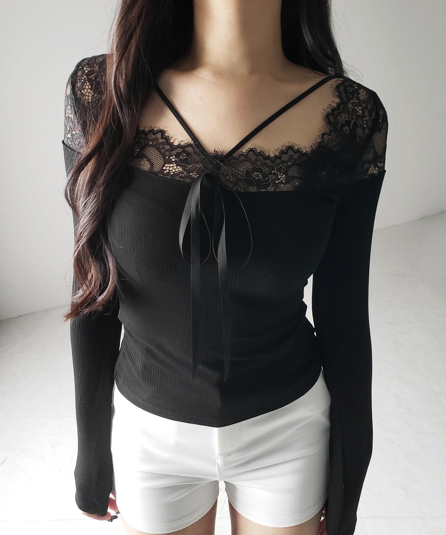 クロスストラップレース切替リブトップス / cross strap lace switching ribbed tops