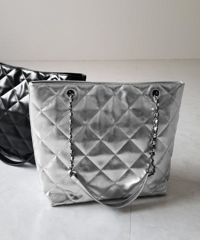 【 A4収納可 】キルティングチェーンスクエアトートショルダーバッグ / quilting chain square tote shoulder bag
