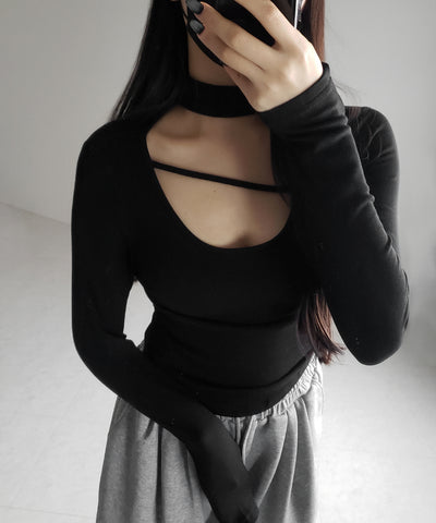 【 裏起毛 】チョーカーナナメストラップシャーリングトップス / choker naname strap shirring tops