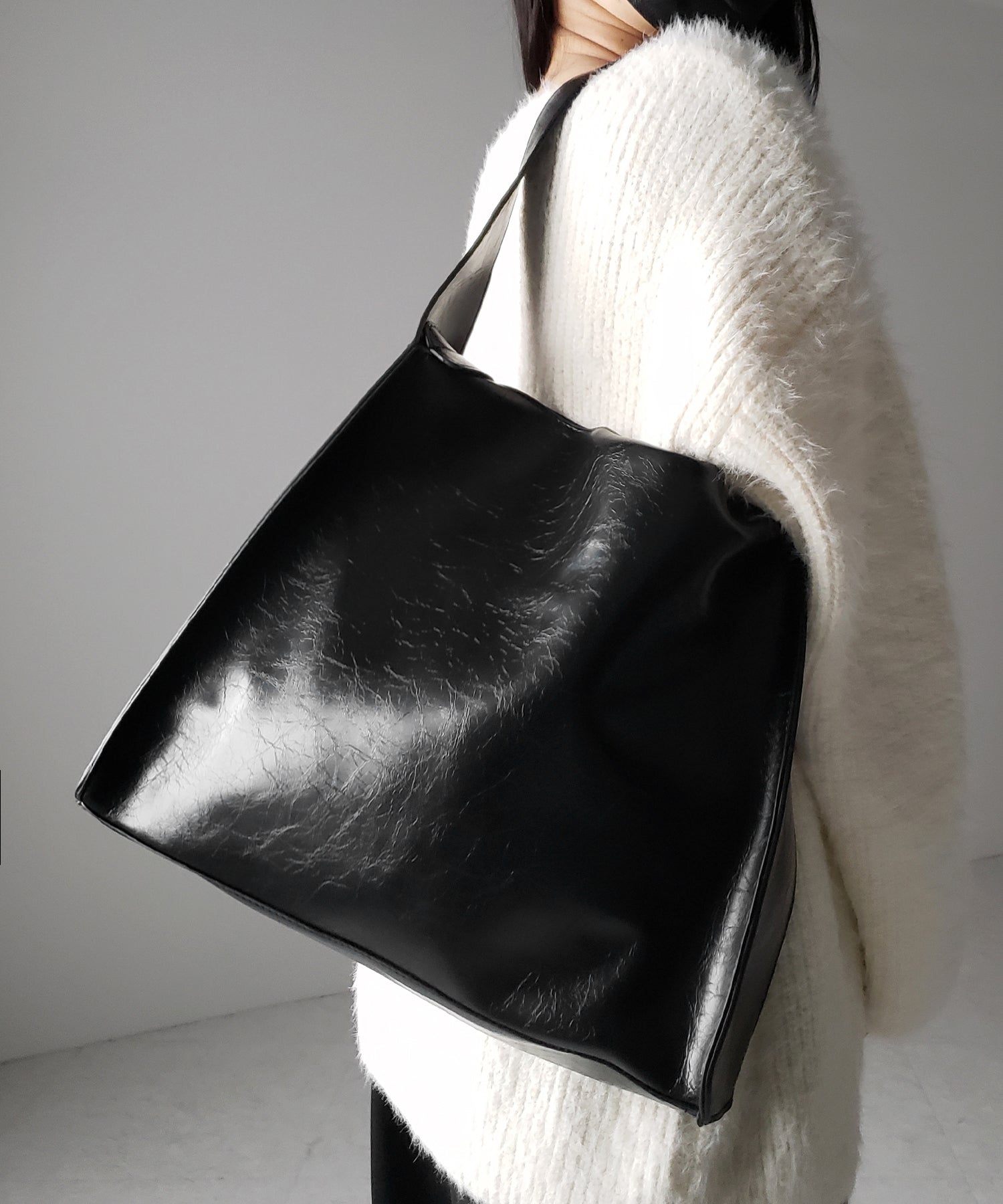 ヴィンテージフェイクレザースクエアショルダーバッグ / vintage fake leather square shoulder bag