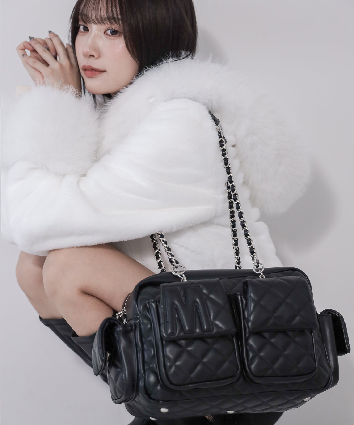 【 2WAY 】Mロゴフェイクレザーキルティングチェーンショルダーバッグ / M logo fake leather quilting chain shoulder bag